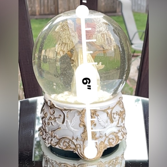 Angel Snow Globe - Picture 4 of 6